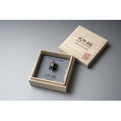 Etsuro Silver Gray (Gin-nezu)